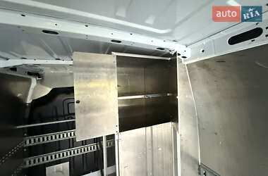 Грузовой фургон Renault Master 2021 в 