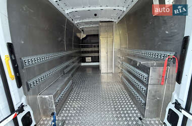 Грузовой фургон Renault Master 2021 в 