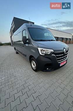 Грузовой фургон Renault Master 2022 в 