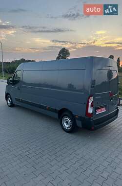 Грузовой фургон Renault Master 2022 в 