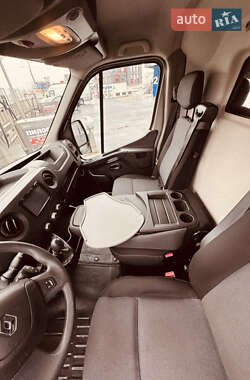 Грузовой фургон Renault Master 2019 в 
