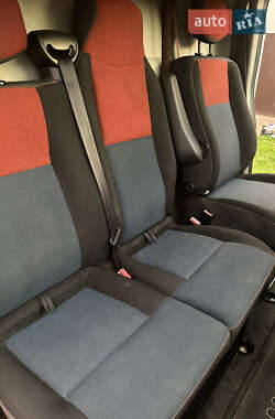 Грузовой фургон Renault Master 2014 в 