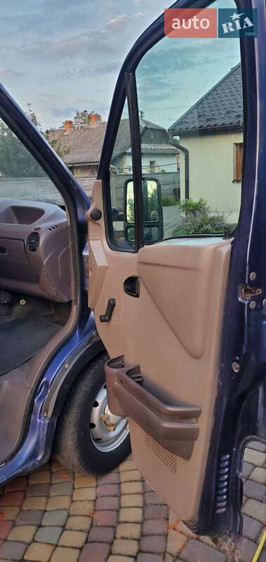 Микроавтобус Renault Master 2000 в Радехове