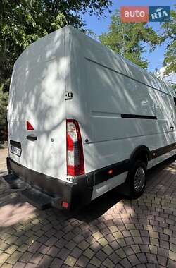Грузовой фургон Renault Master 2017 в 