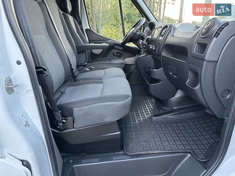 Грузовой фургон Renault Master 2016 в Киеве