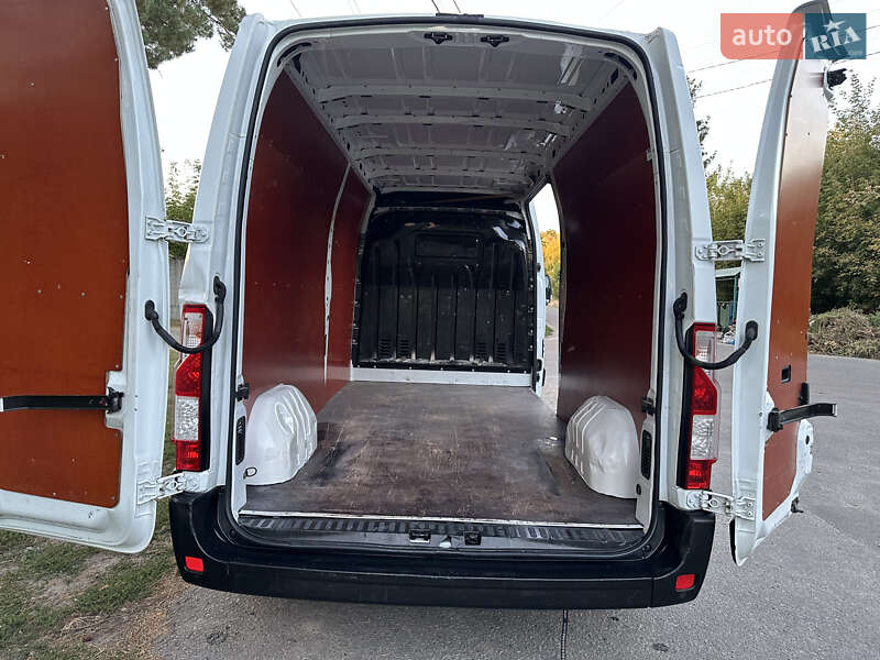 Грузовой фургон Renault Master 2016 в Киеве