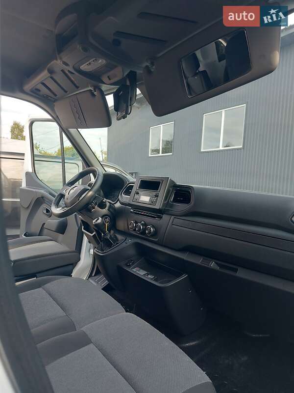Грузовой фургон Renault Master 2021 в Млинове