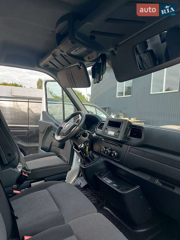 Грузовой фургон Renault Master 2021 в Млинове
