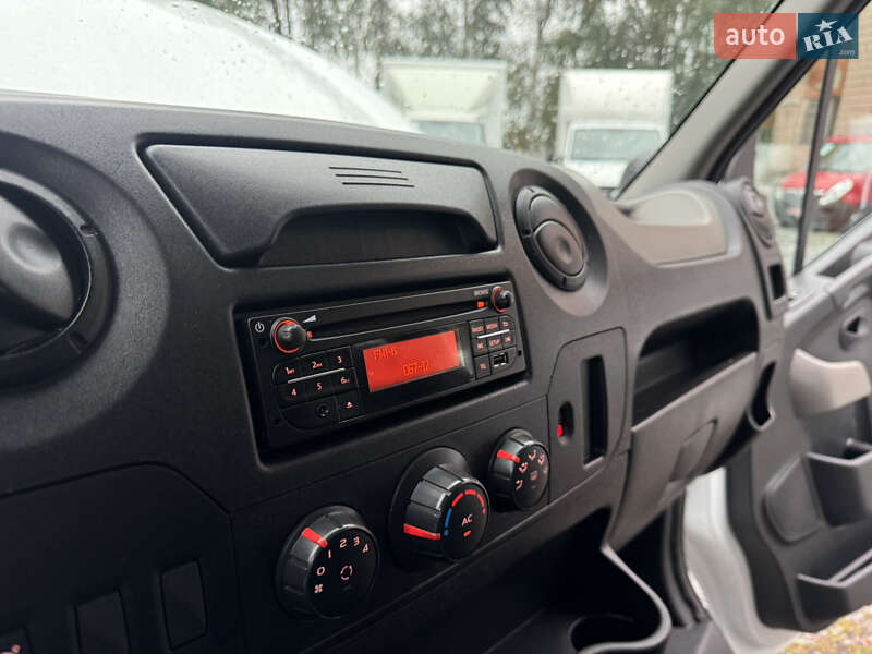 Грузовой фургон Renault Master 2015 в Ровно