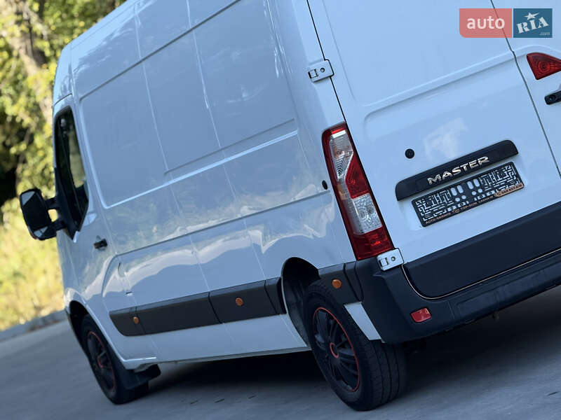 Грузовой фургон Renault Master 2017 в Дрогобыче