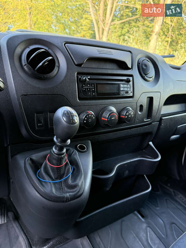 Грузовой фургон Renault Master 2017 в Дрогобыче
