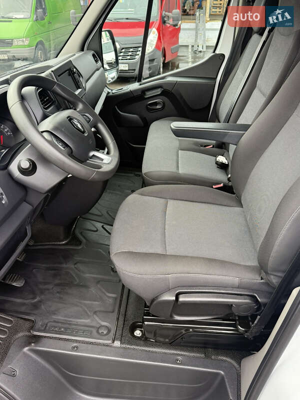 Грузовой фургон Renault Master 2021 в Луцке