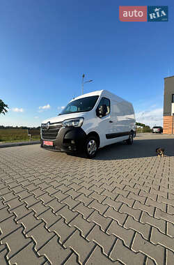 Грузовой фургон Renault Master 2023 в 