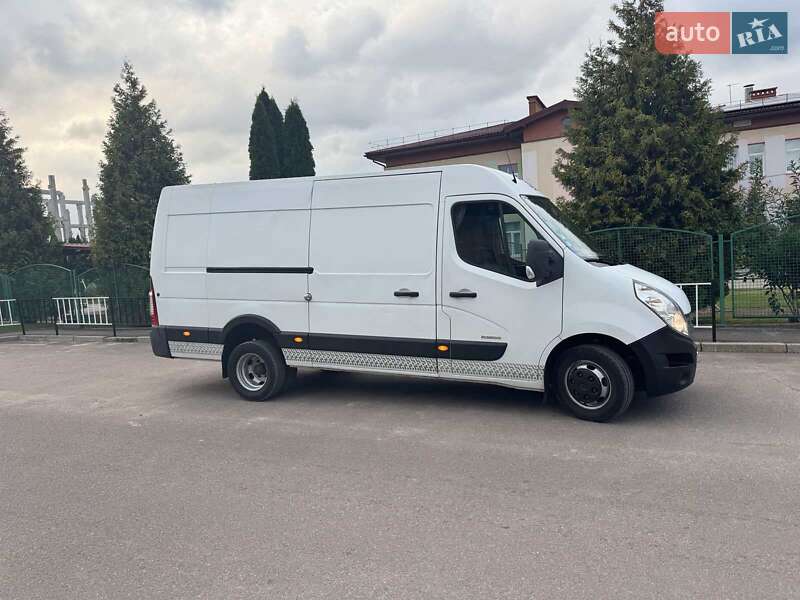 Грузовой фургон Renault Master 2011 в Львове