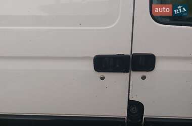 Другие грузовики Renault Master 2001 в 