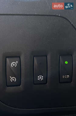 Автовоз Renault Master 2016 в Ровно