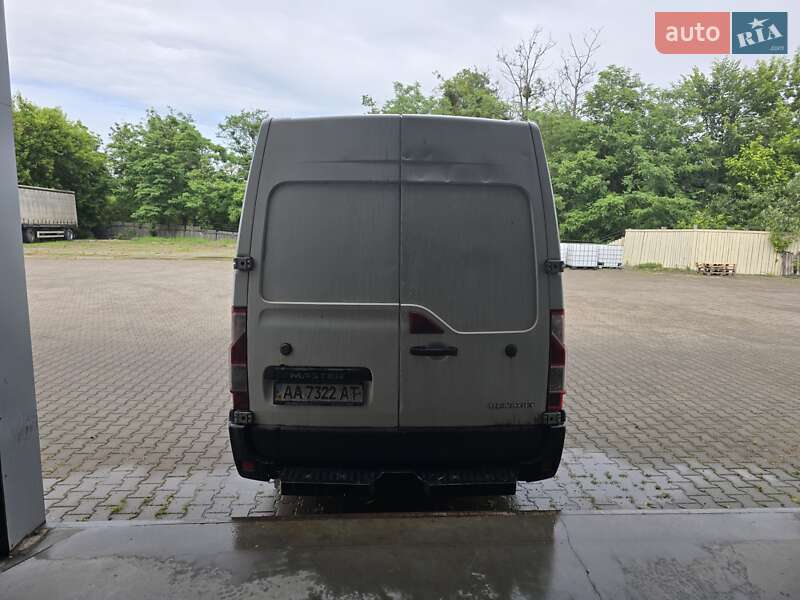 Грузовой фургон Renault Master 2011 в Макарове