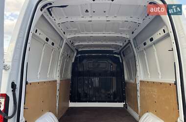 Грузовой фургон Renault Master 2019 в 