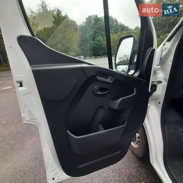 Вантажний фургон Renault Master 2021 в Полтаві