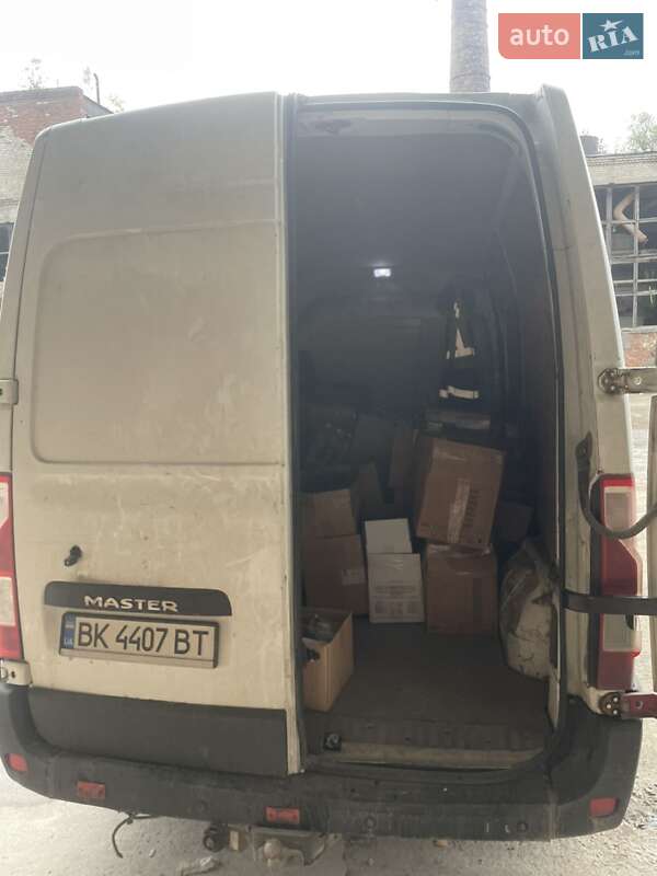 Грузовой фургон Renault Master 2012 в Ровно