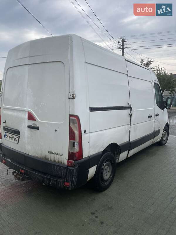 Грузовой фургон Renault Master 2012 в Ровно