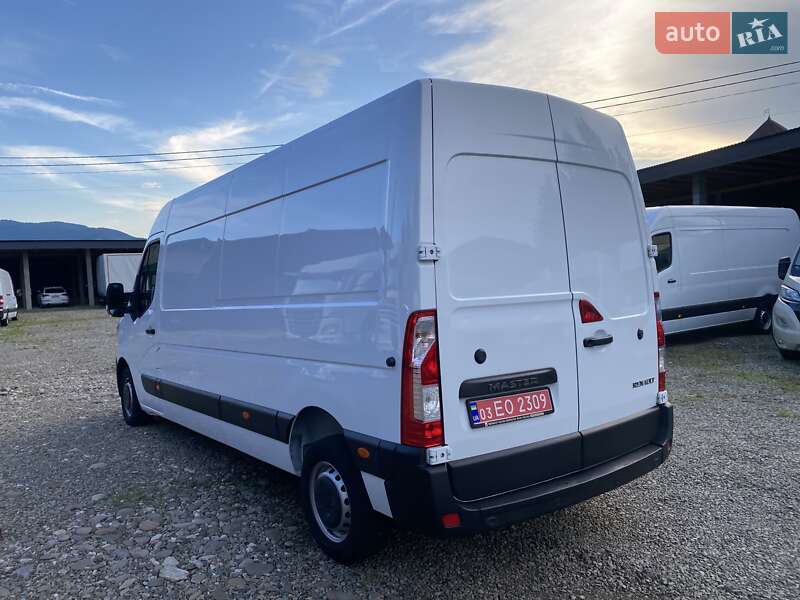 Грузовой фургон Renault Master 2022 в Хусте
