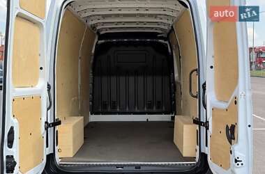 Грузовой фургон Renault Master 2021 в 