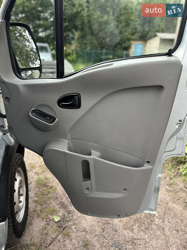 Грузовой фургон Renault Master 2008 в Козине