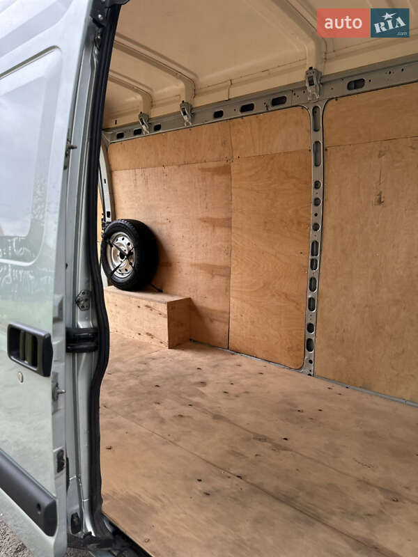 Грузовой фургон Renault Master 2008 в Козине
