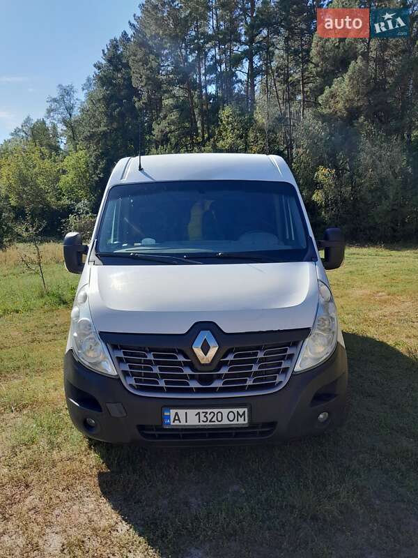 Вантажний фургон Renault Master 2017 в Бучі