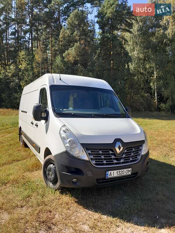 Вантажний фургон Renault Master 2017 в Бучі