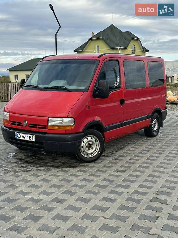 Грузопассажирский фургон Renault Master 2003 в 