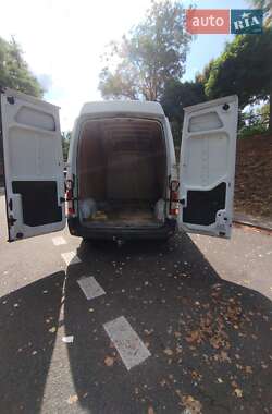 Грузовой фургон Renault Master 2013 в 