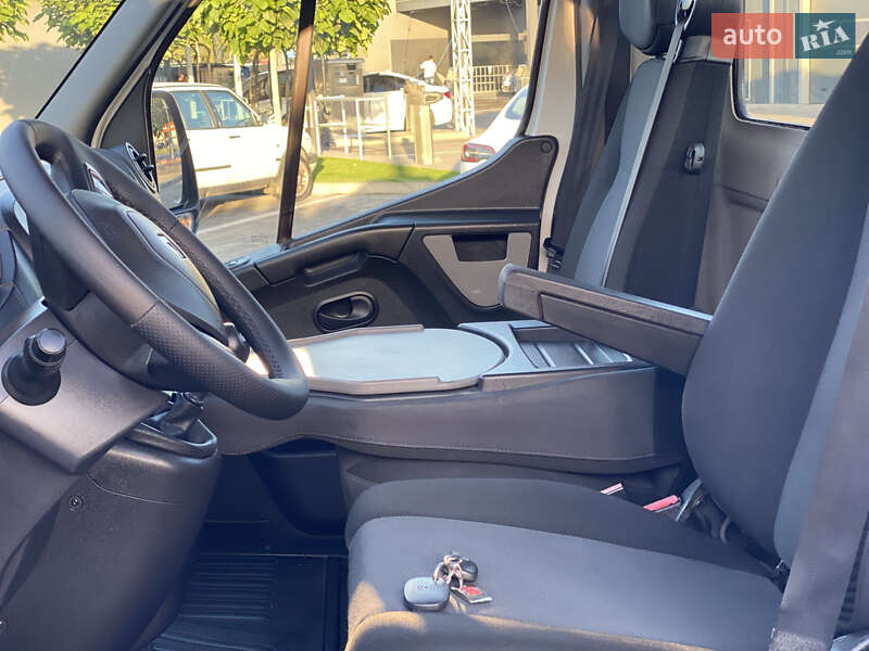 Автовоз Renault Master 2017 в Луцке