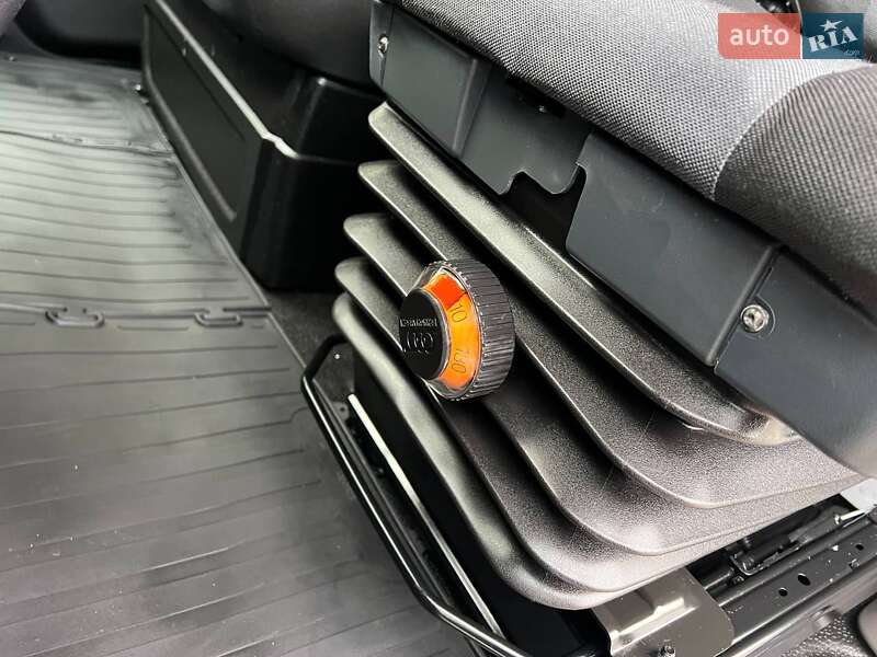 Тентованый Renault Master 2022 в Киеве