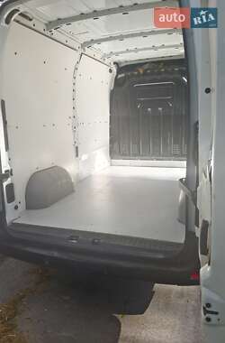 Грузовой фургон Renault Master 2016 в 