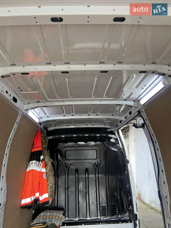 Вантажний фургон Renault Master 2020 в Хмельницькому