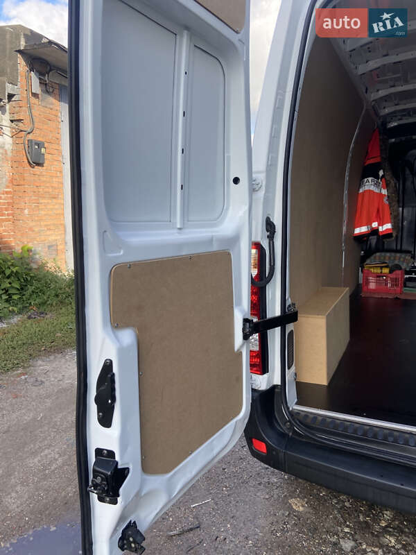 Вантажний фургон Renault Master 2020 в Хмельницькому