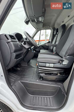 Грузовой фургон Renault Master 2021 в 