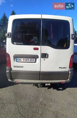 Грузовой фургон Renault Master 2000 в 