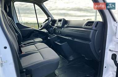 Грузовой фургон Renault Master 2023 в 