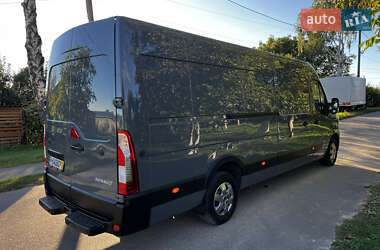 Грузовой фургон Renault Master 2022 в 