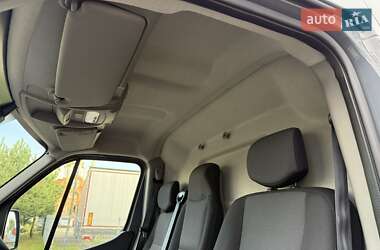 Грузовой фургон Renault Master 2023 в 