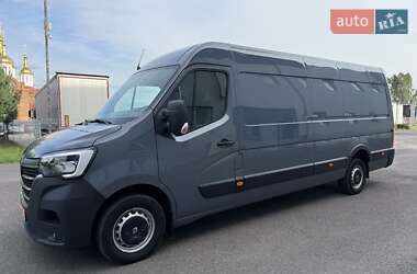 Грузовой фургон Renault Master 2023 в 