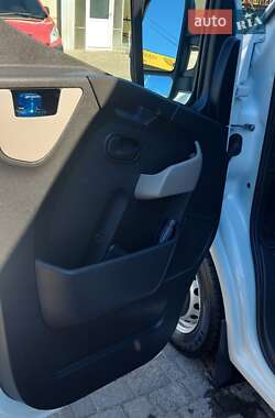 Грузовой фургон Renault Master 2017 в 