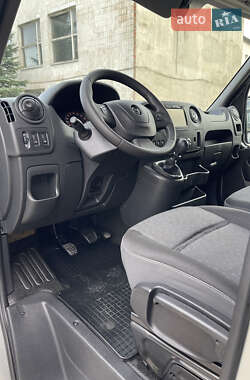Грузовой фургон Renault Master 2018 в 