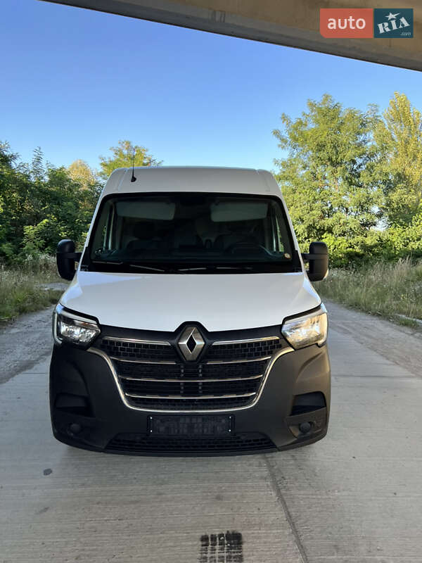 Грузовой фургон Renault Master 2020 в Коростене