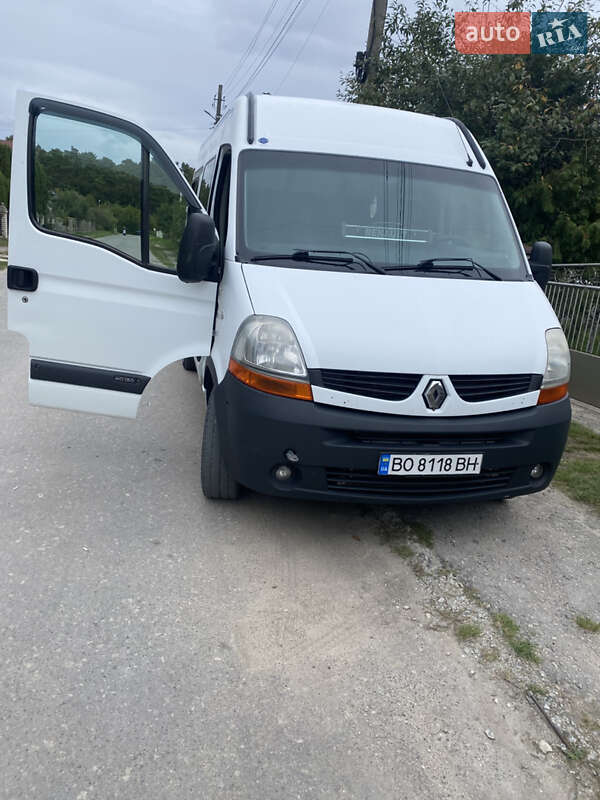 Грузопассажирский фургон Renault Master 2008 в Почаеве