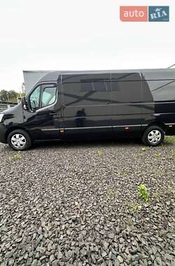 Грузовой фургон Renault Master 2023 в 