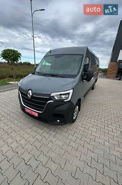 Грузовой фургон Renault Master 2023 в 